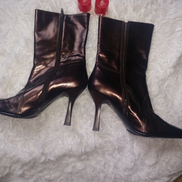 Liz Claiborne Flex Bootie - Picture 4 of 6